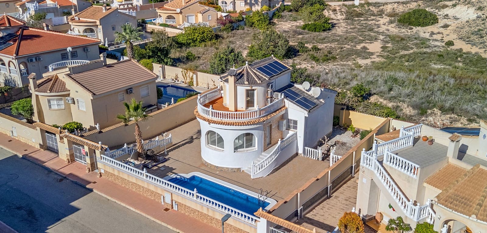 4 soveværelse Villa til salg i Rojales med swimmingpool - € 375.000 (Ref: 9425816)