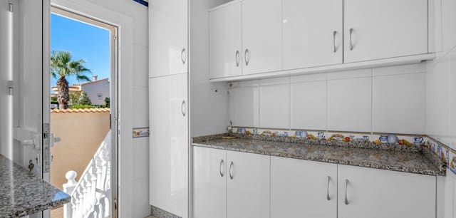 4 soveværelse Villa til salg i Ciudad Quesada, Rojales med swimmingpool - € 375.000 (Ref: 9425816)