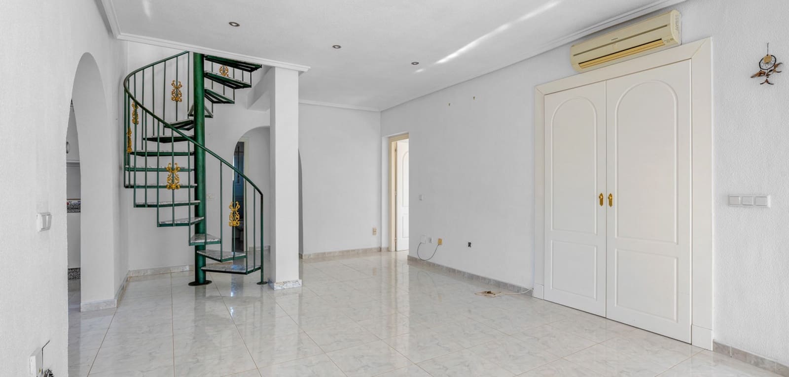 4 soveværelse Villa til salg i Rojales med swimmingpool - € 375.000 (Ref: 9425816)