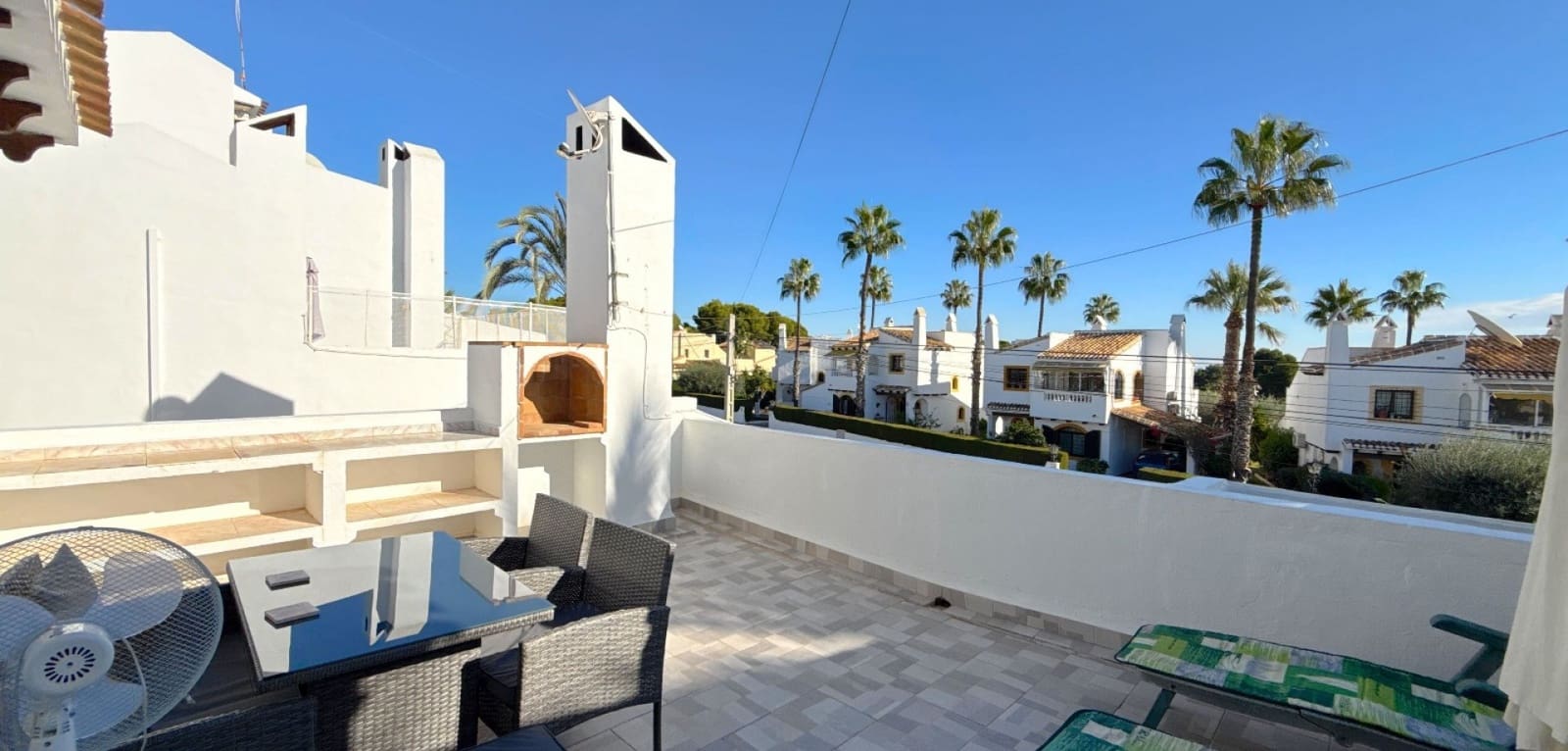 3 bedroom Townhouse for sale in Villamartin with pool - € 229,950 (Ref: 9428185)