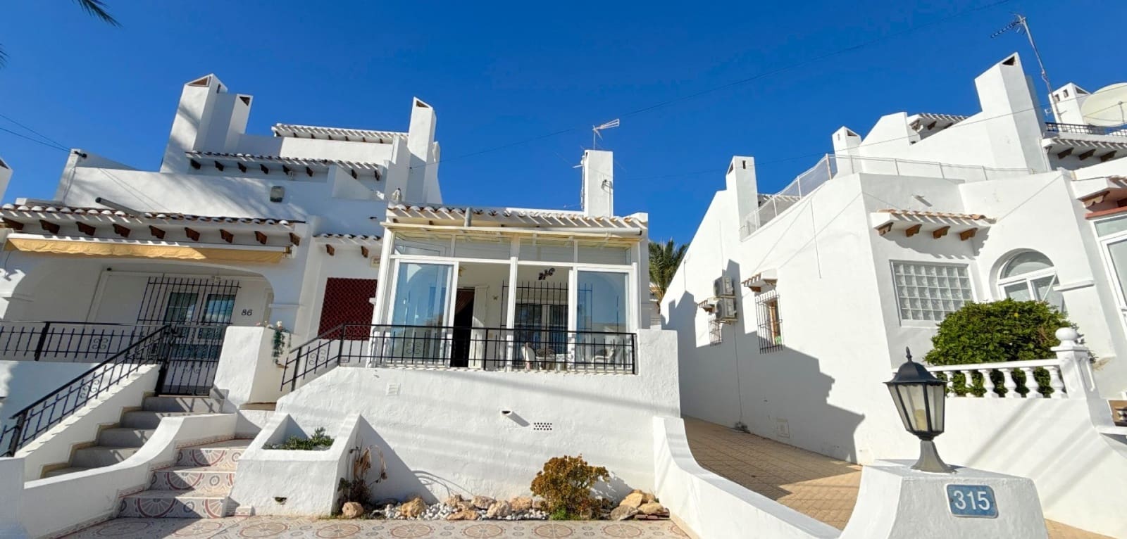 3 bedroom Townhouse for sale in Villamartin with pool - € 229,950 (Ref: 9428185)