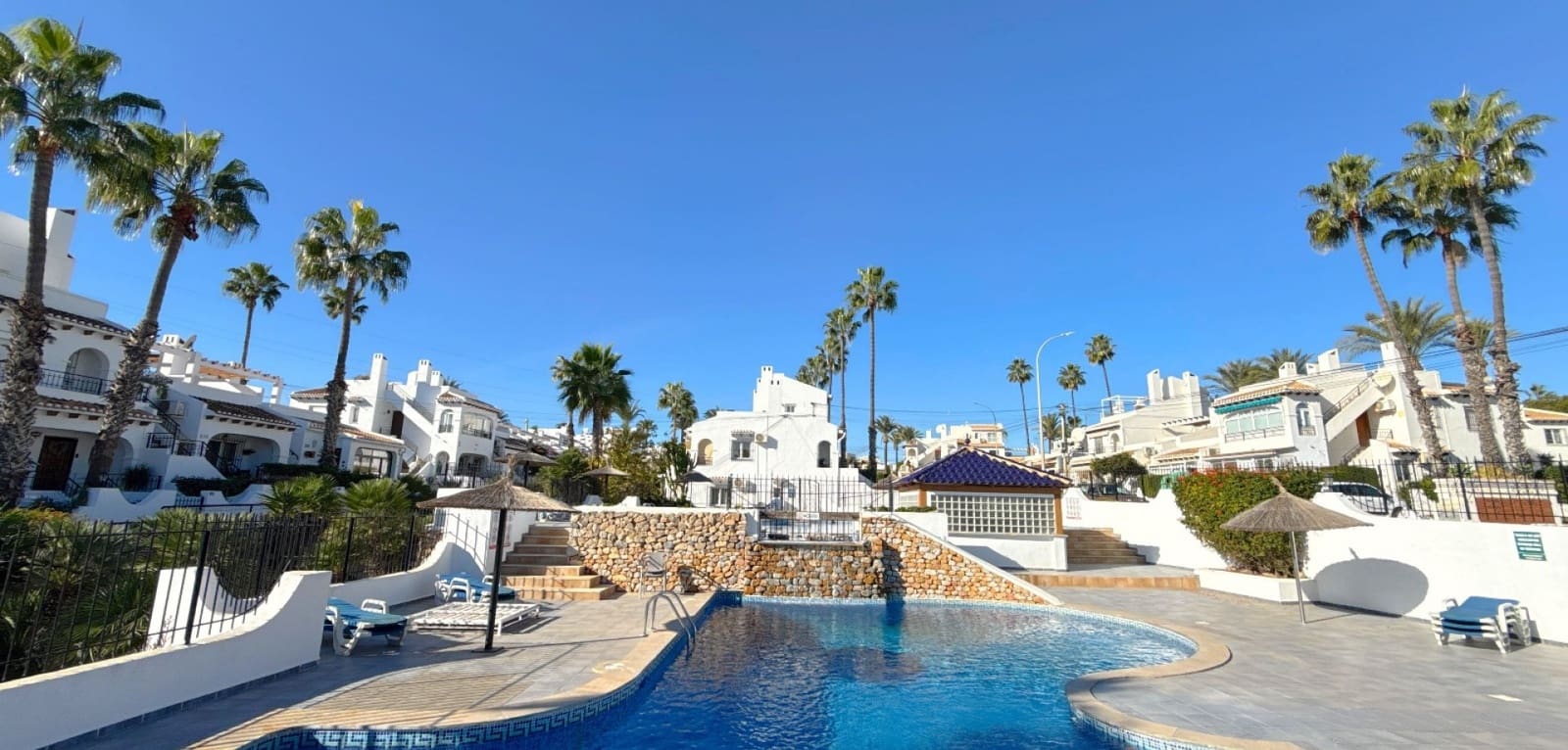 3 bedroom Townhouse for sale in Villamartin with pool - € 229,950 (Ref: 9428185)