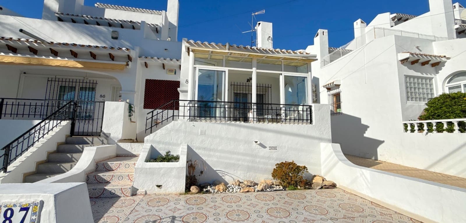 3 bedroom Townhouse for sale in Villamartin with pool - € 229,950 (Ref: 9428185)