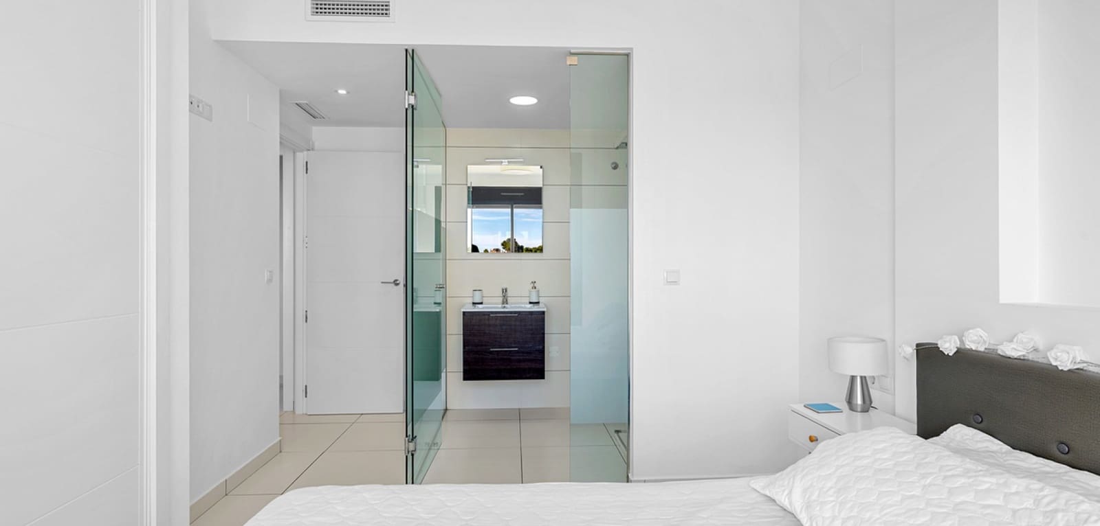 2 bedroom Apartment for sale in Villamartin with pool - € 239,000 (Ref: 9436270)