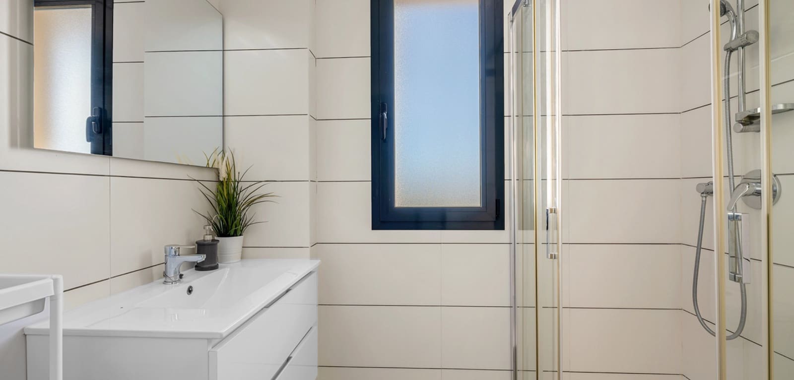 2 bedroom Apartment for sale in Villamartin with pool - € 239,000 (Ref: 9436270)