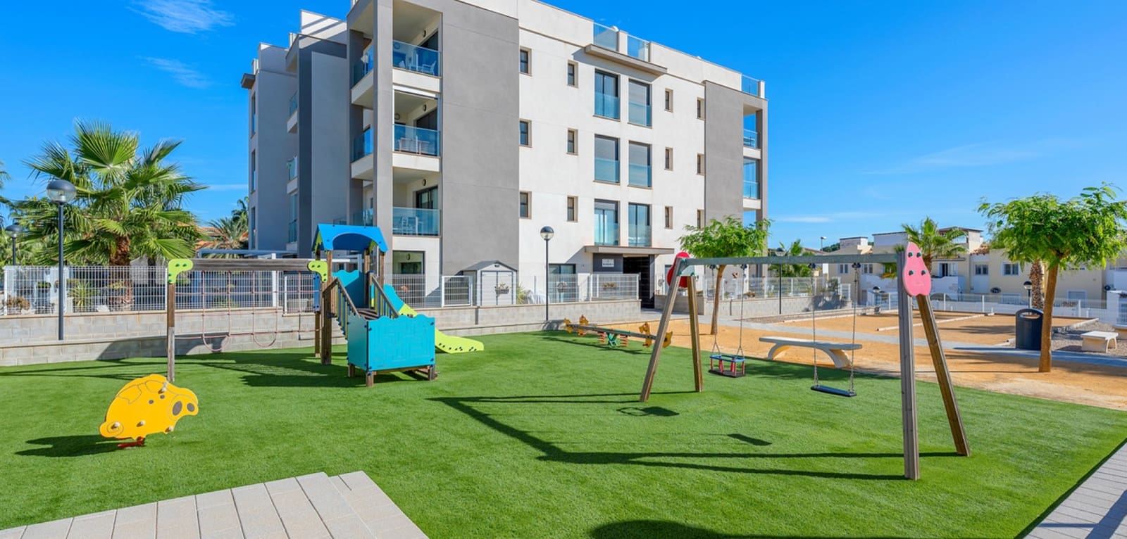 2 bedroom Apartment for sale in Villamartin with pool - € 239,000 (Ref: 9436270)