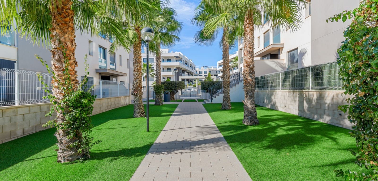 2 bedroom Apartment for sale in Villamartin with pool - € 239,000 (Ref: 9436270)