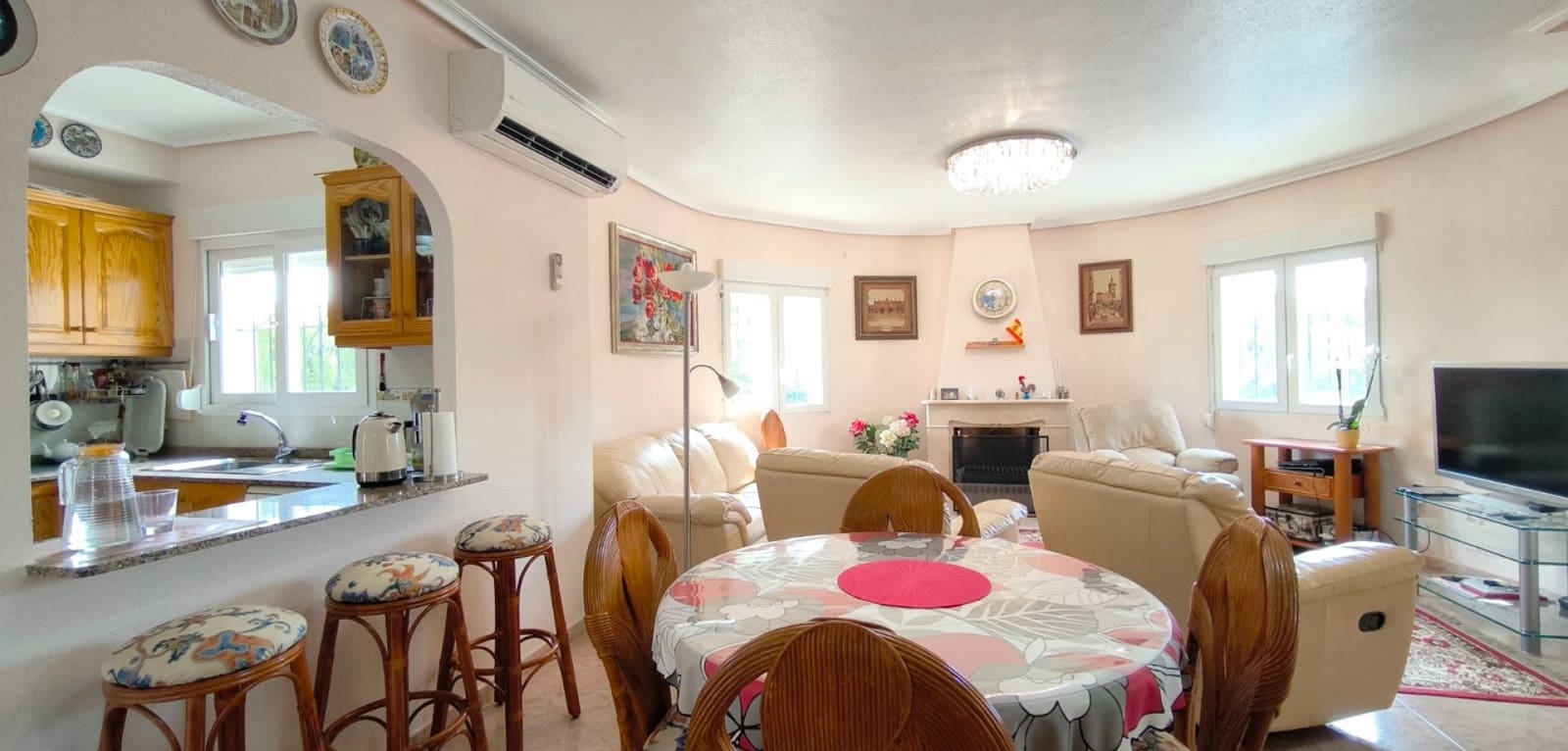 3 quarto Moradia para venda em Playa Flamenca com piscina - 570 000 € (Ref: 9436273)