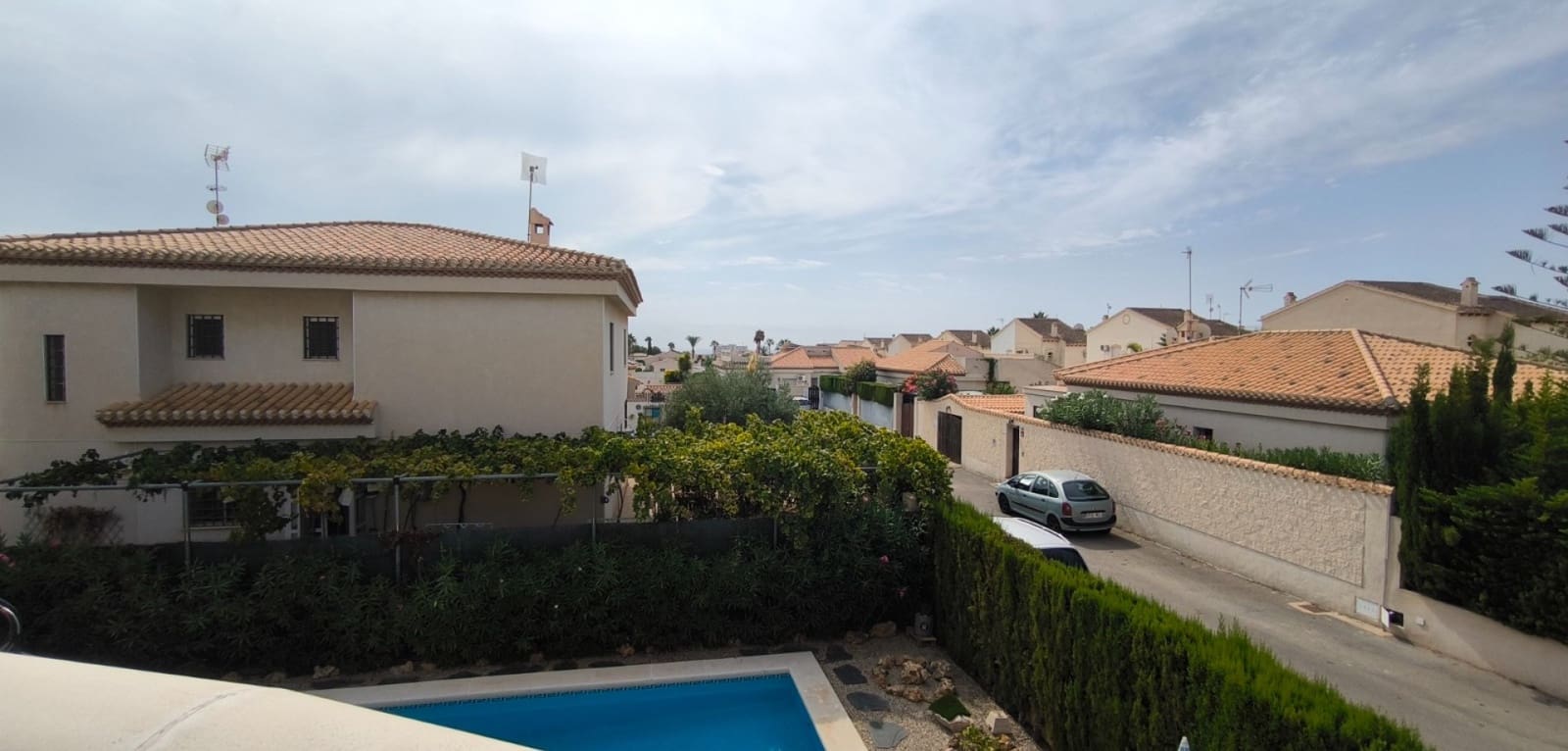 3 quarto Moradia para venda em Playa Flamenca com piscina - 570 000 € (Ref: 9436273)