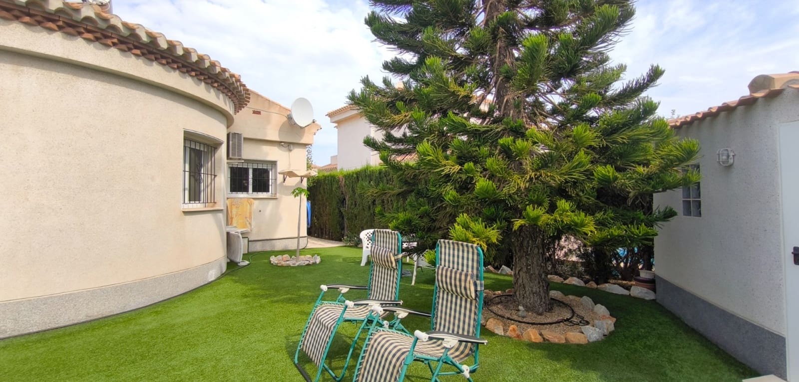 3 quarto Moradia para venda em Playa Flamenca com piscina - 570 000 € (Ref: 9436273)