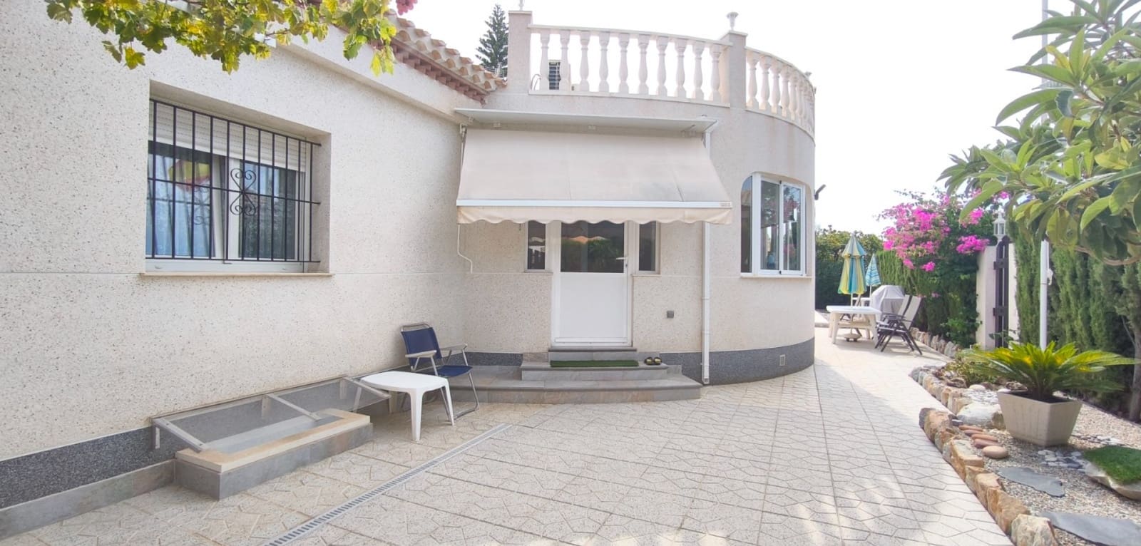 3 quarto Moradia para venda em Playa Flamenca com piscina - 570 000 € (Ref: 9436273)