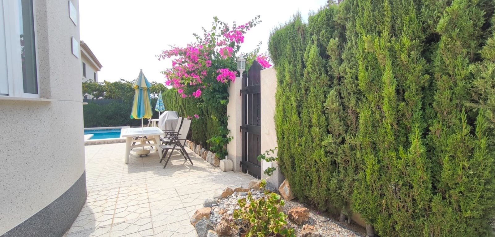 3 quarto Moradia para venda em Playa Flamenca com piscina - 570 000 € (Ref: 9436273)