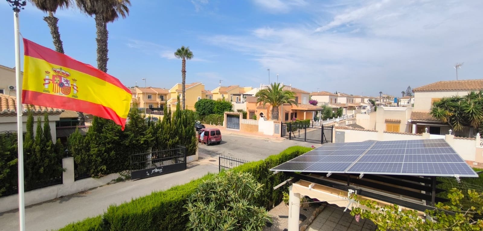 3 quarto Moradia para venda em Playa Flamenca com piscina - 570 000 € (Ref: 9436273)