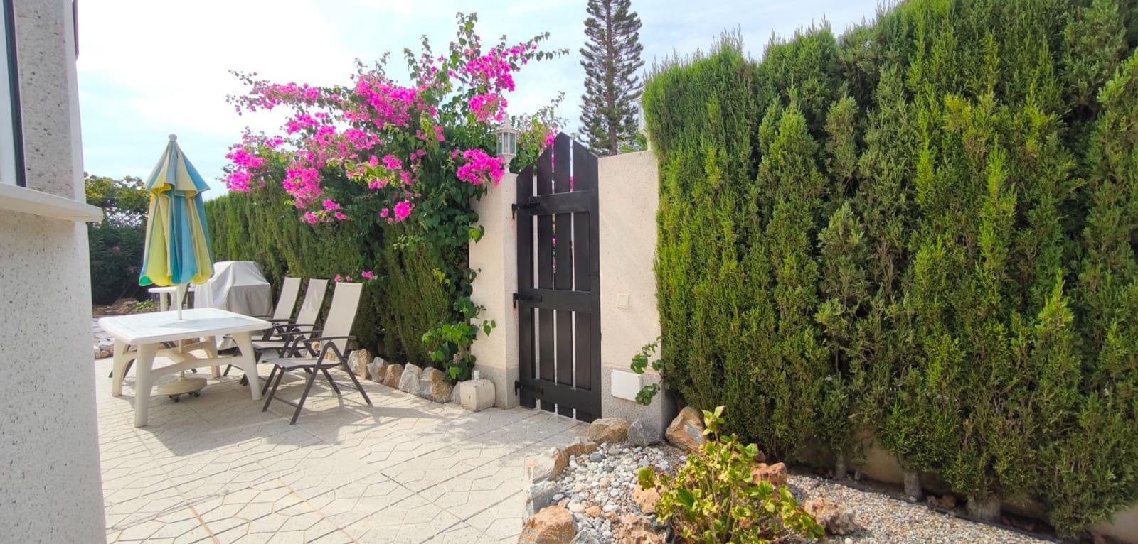 3 quarto Moradia para venda em Playa Flamenca com piscina - 570 000 € (Ref: 9436273)