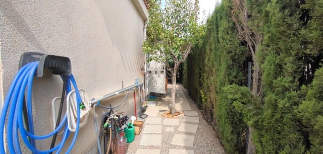 3 Zimmer Villa zu verkaufen in Playa Flamenca, Orihuela mit Pool - 570.000 € (Ref: 9436273)