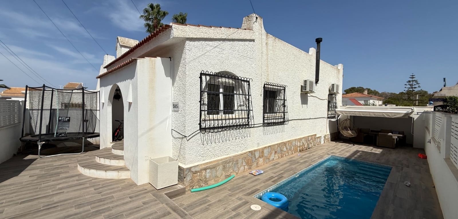 2 Zimmer Villa zu verkaufen in Villamartin mit Pool - 279.000 € (Ref: 9457837)