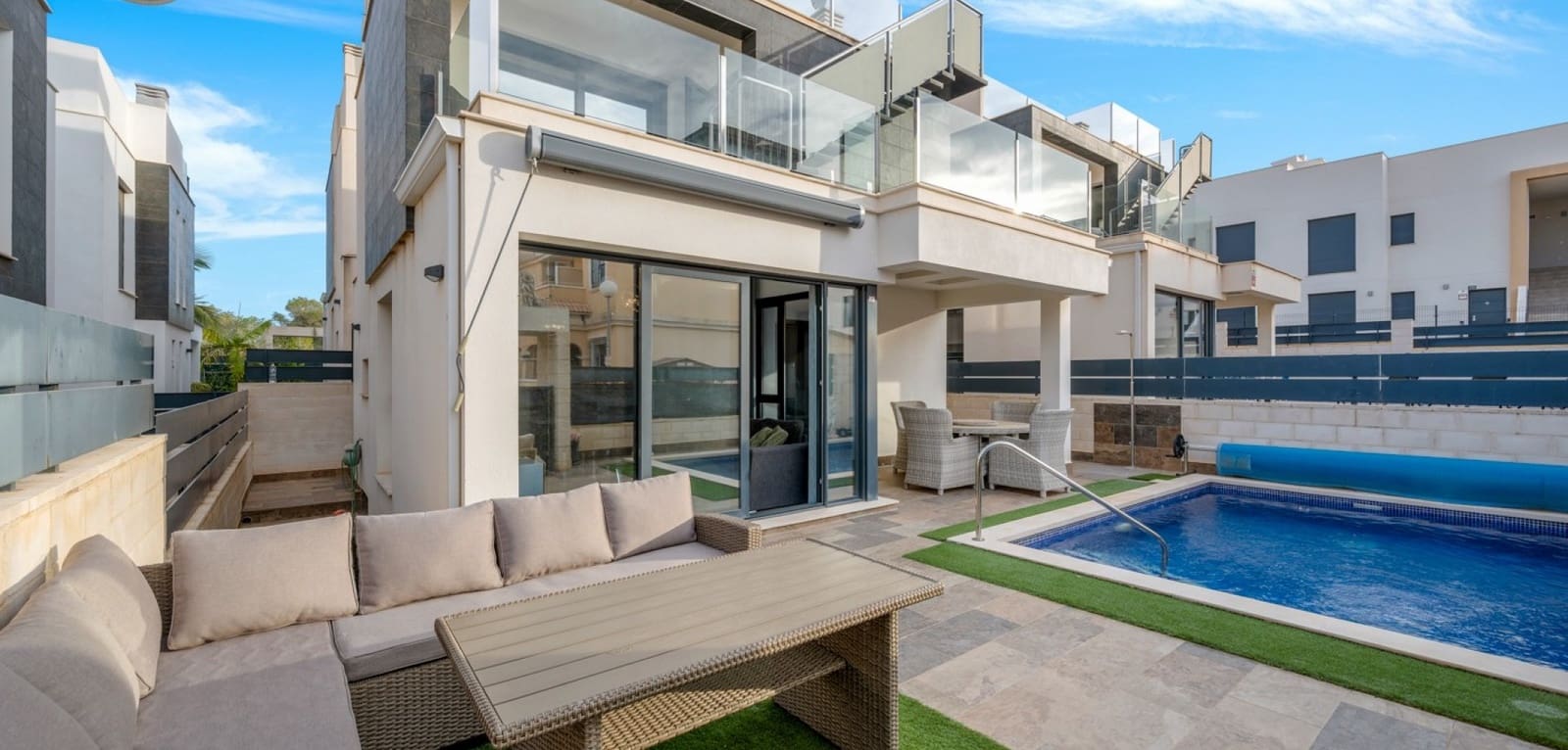 3 Zimmer Villa zu verkaufen in Orihuela Costa mit Pool - 379.900 € (Ref: 9457839)