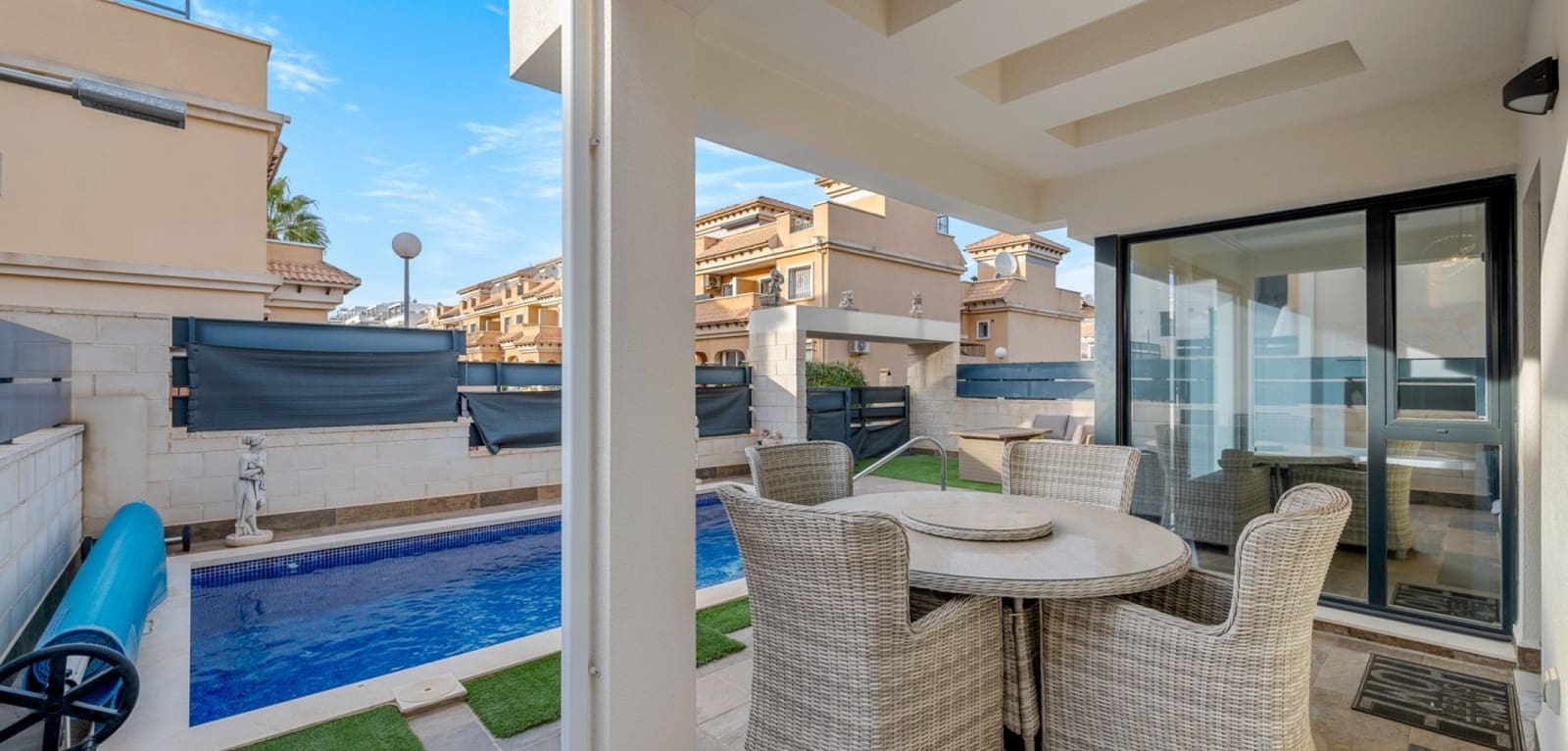 3 Zimmer Villa zu verkaufen in Orihuela Costa mit Pool - 379.900 € (Ref: 9457839)