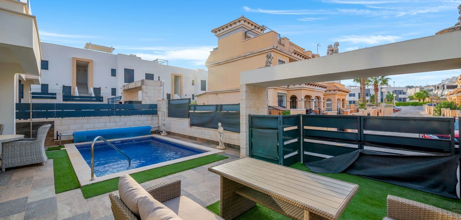 3 Zimmer Villa zu verkaufen in Orihuela Costa mit Pool - 379.900 € (Ref: 9457839)