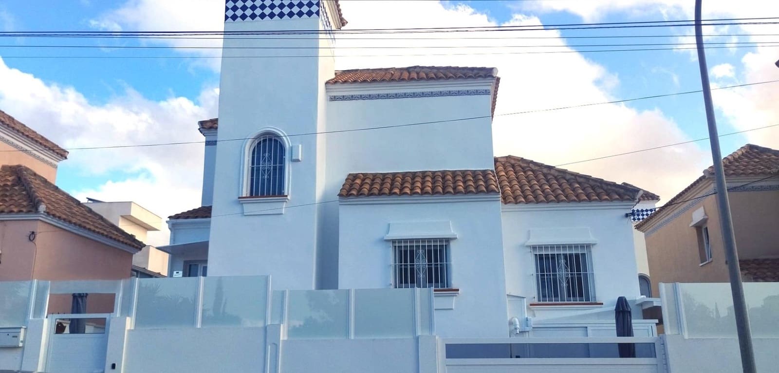 4 quarto Moradia para venda em Filipinas com piscina - 461 318 € (Ref: 9457840)