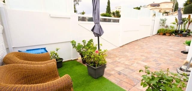 4 quarto Moradia para venda em Las Filipinas com piscina - 461 318 € (Ref: 9457840)