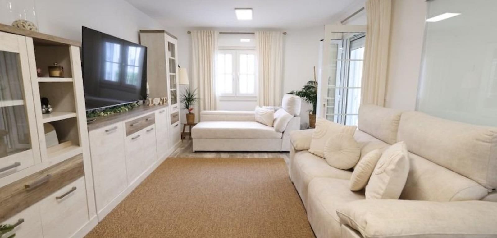 4 quarto Moradia para venda em Filipinas com piscina - 461 318 € (Ref: 9457840)