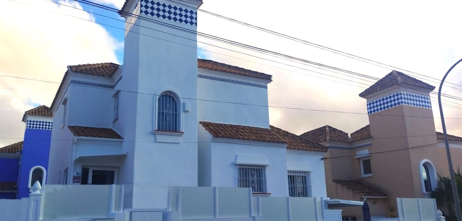 4 quarto Moradia para venda em Filipinas com piscina - 461 318 € (Ref: 9457840)