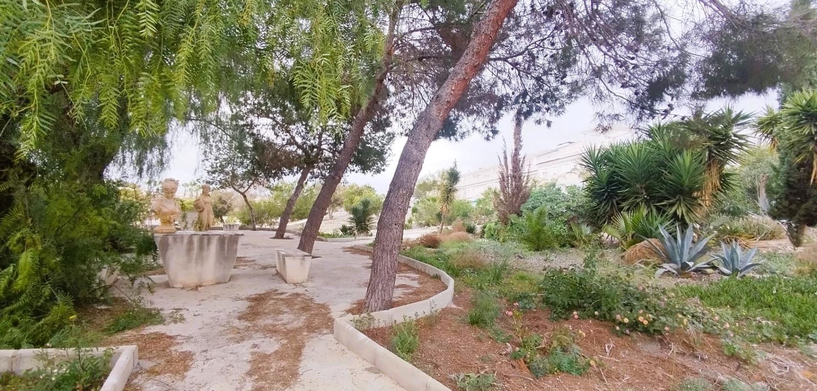 4 quarto Moradia para venda em Filipinas com piscina - 461 318 € (Ref: 9457840)