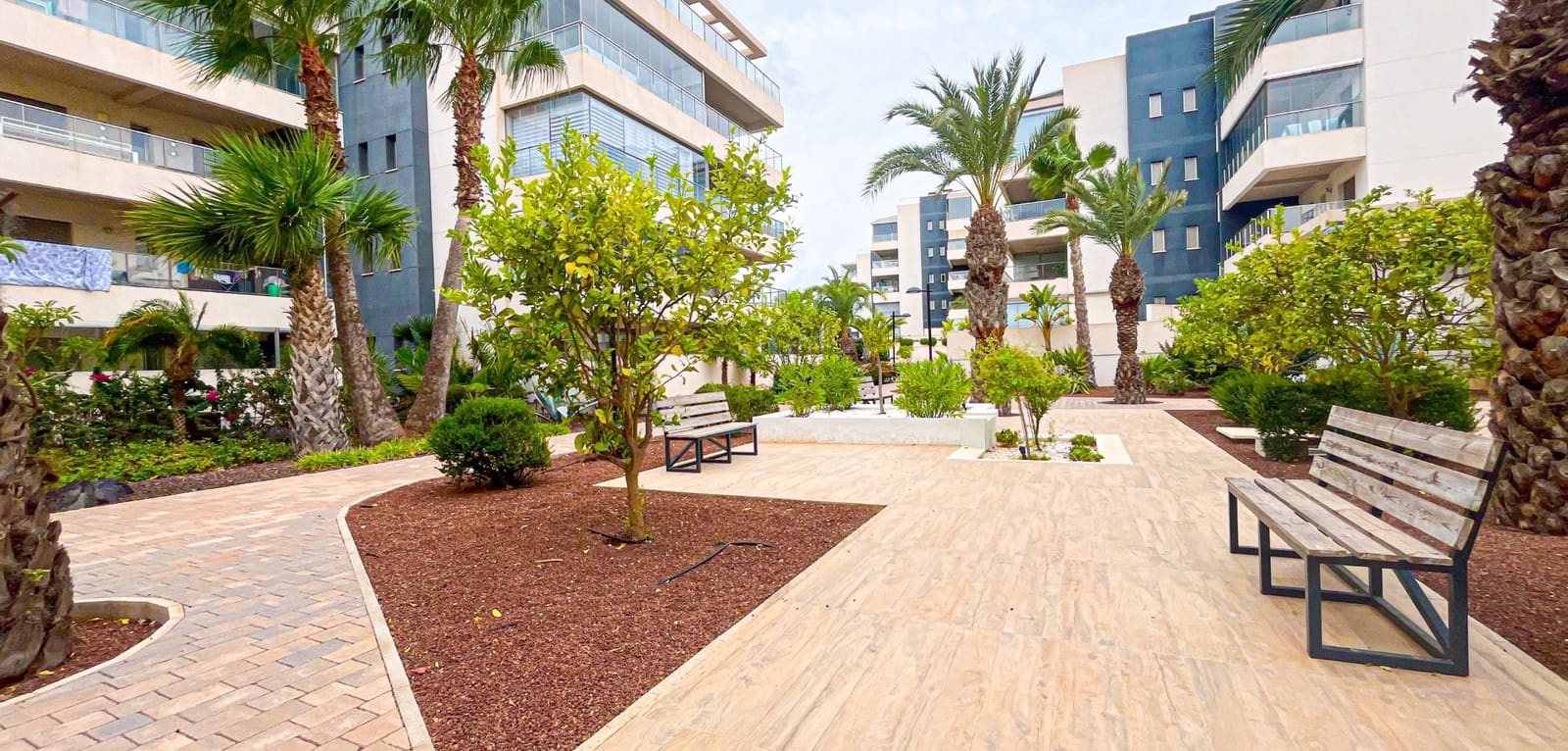 2 bedroom Apartment for sale in Villamartin - € 259,000 (Ref: 9462826)