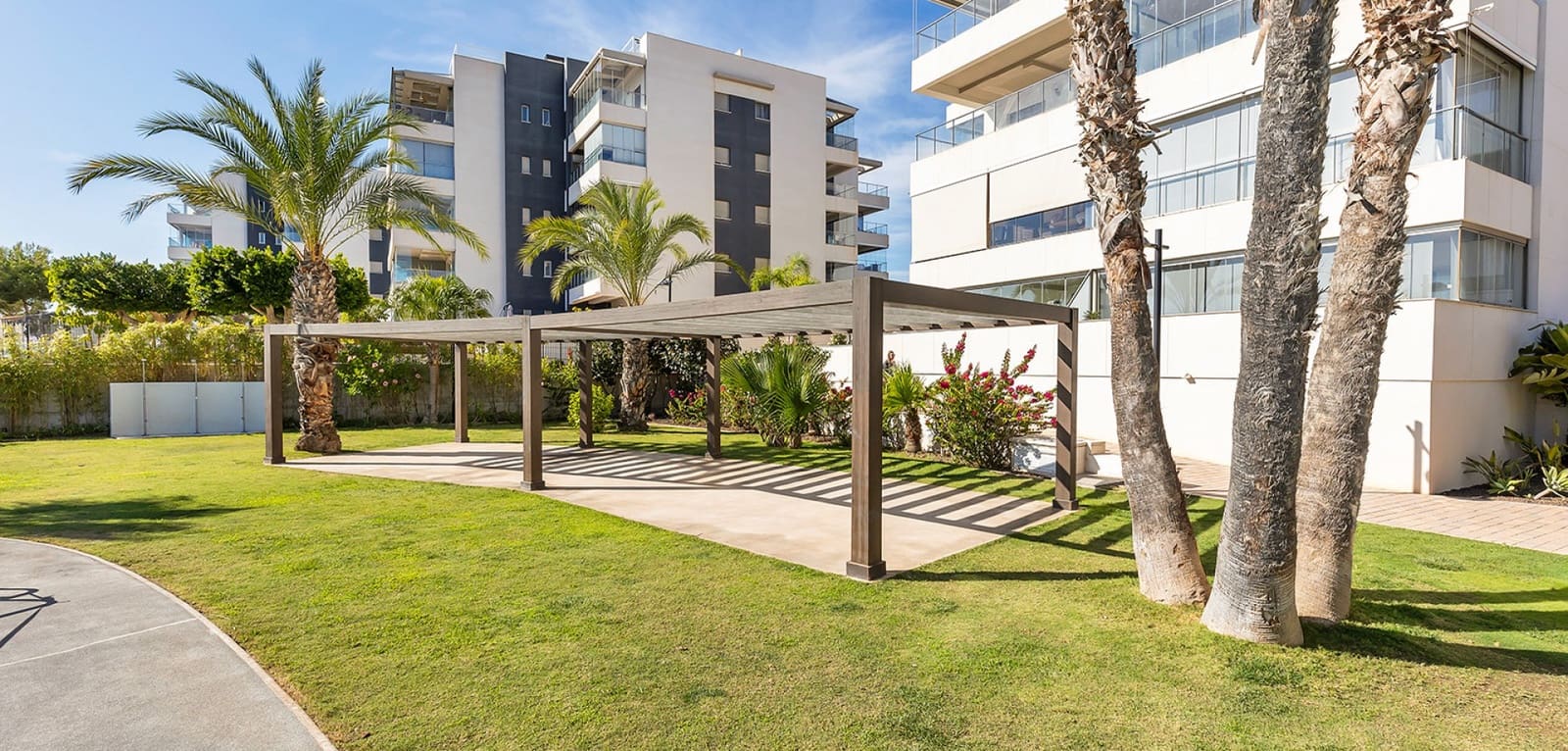 2 bedroom Apartment for sale in Villamartin - € 259,000 (Ref: 9462826)