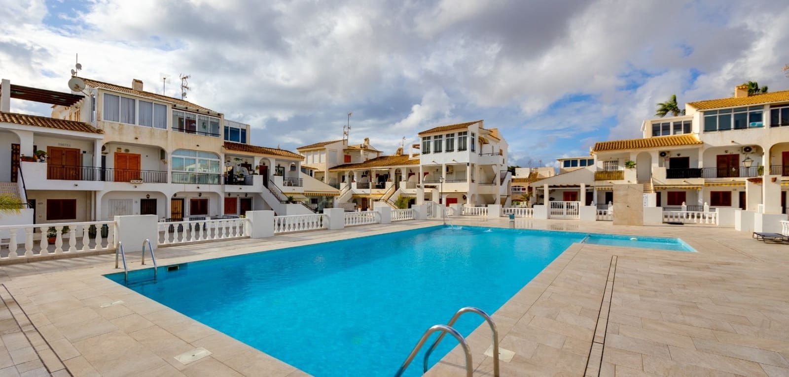 2 quarto Apartamento para venda em Torrevieja com piscina - 219 000 € (Ref: 9462827)