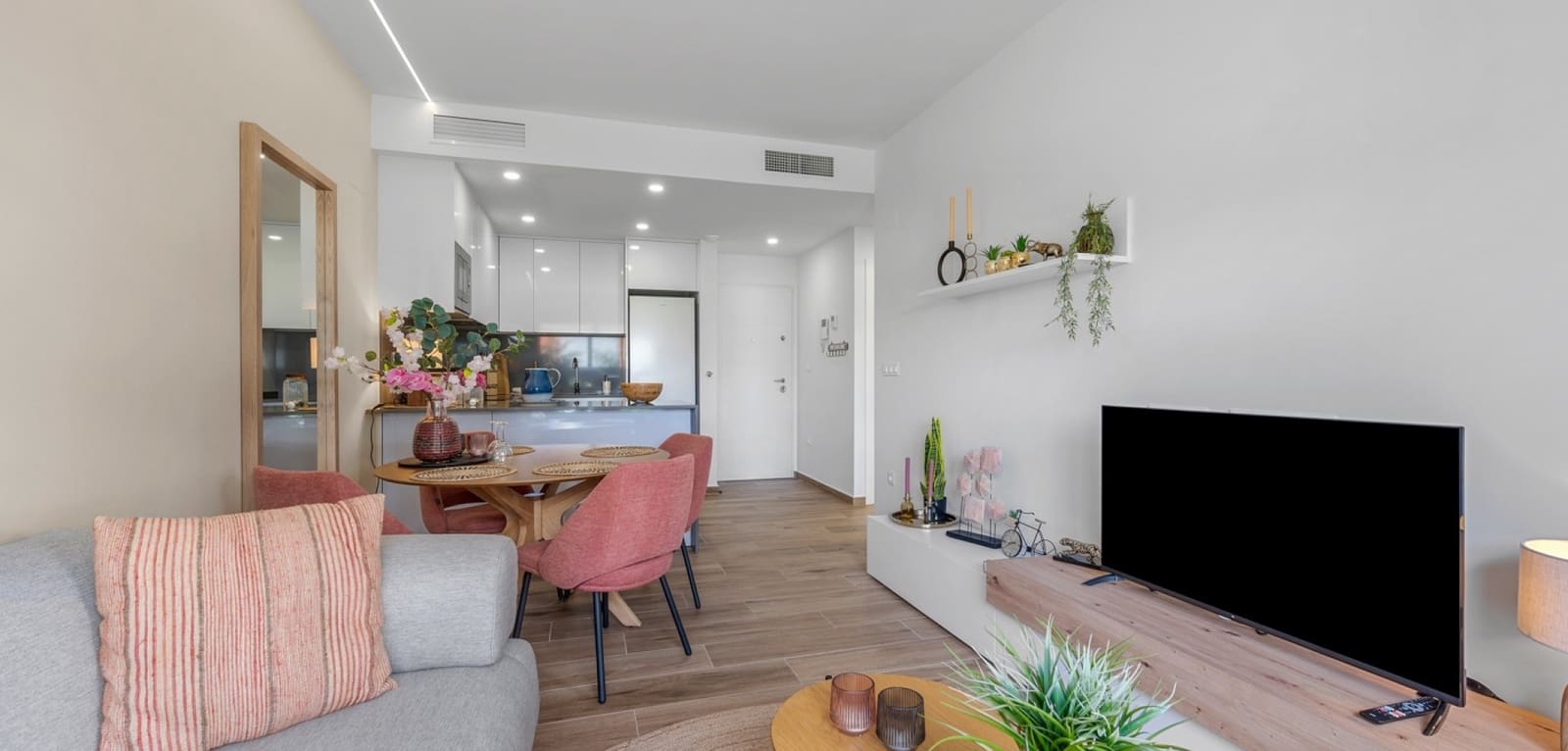 2 Zimmer Apartment zu verkaufen in Villamartin mit Pool - 239.000 € (Ref: 9462828)