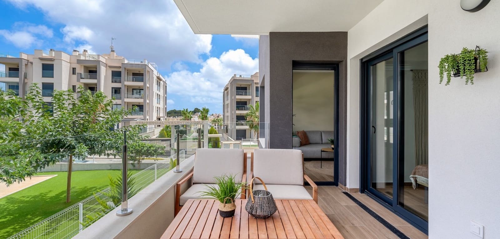 2 Zimmer Apartment zu verkaufen in Villamartin mit Pool - 239.000 € (Ref: 9462828)