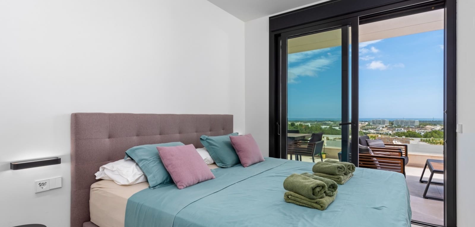 Apartamento de 2 habitaciones en Las Colinas Golf en venta con piscina - 479.000 € (Ref: 9462831)