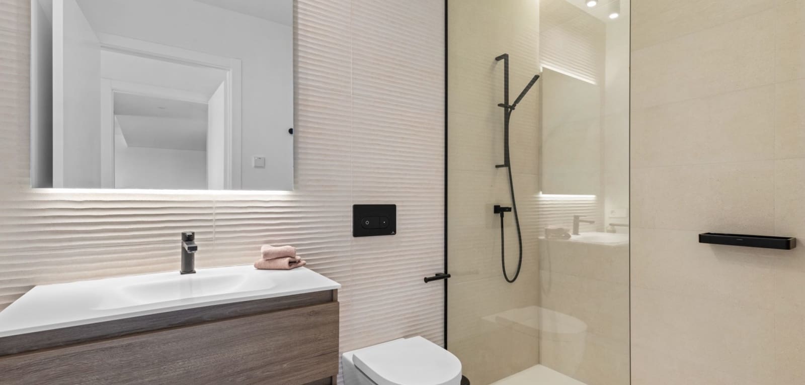 Apartamento de 2 habitaciones en Las Colinas Golf en venta con piscina - 479.000 € (Ref: 9462831)