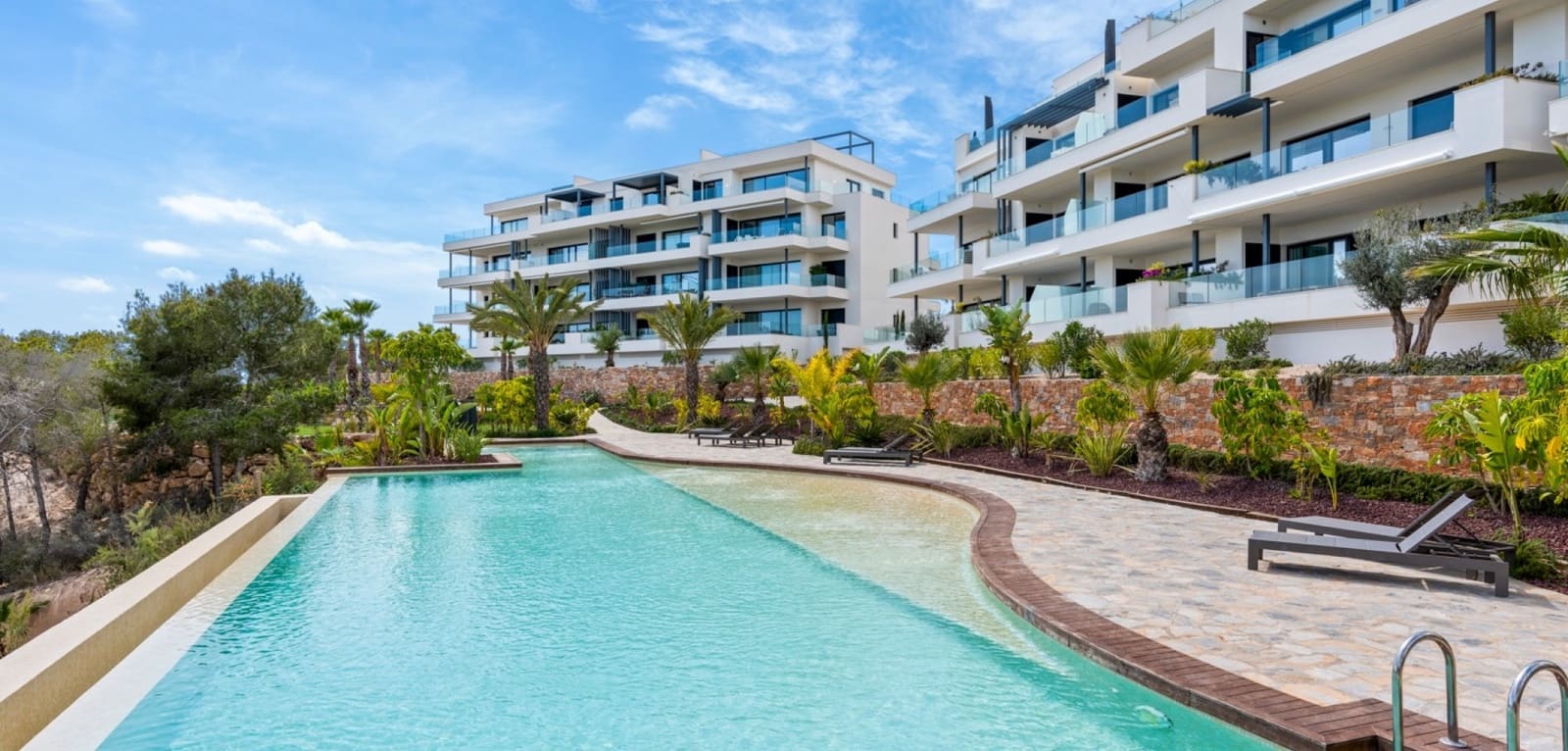 Apartamento de 2 habitaciones en Las Colinas Golf en venta con piscina - 479.000 € (Ref: 9462831)