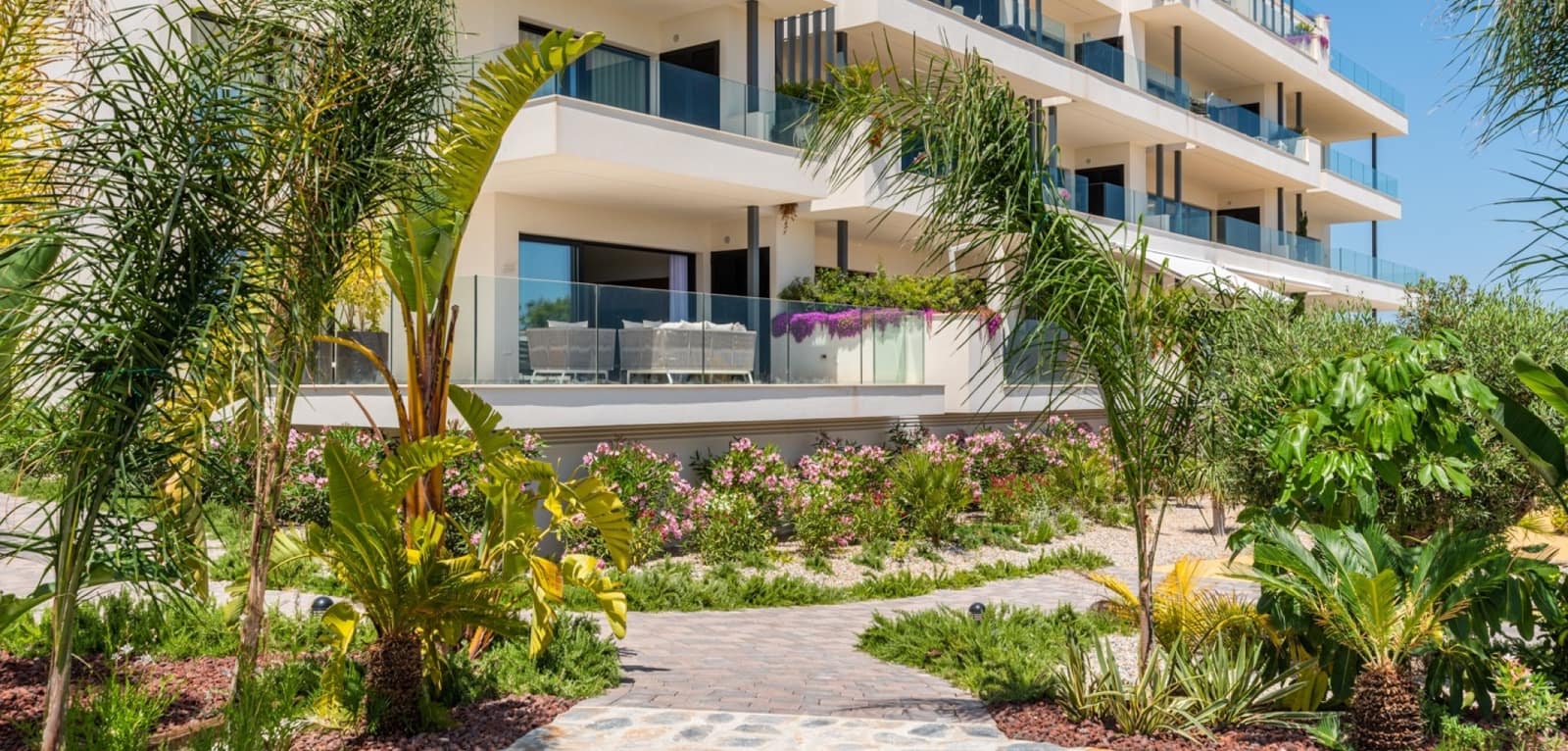 Apartamento de 2 habitaciones en Las Colinas Golf en venta con piscina - 479.000 € (Ref: 9462831)