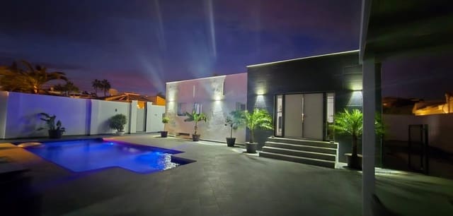 5 bedroom Villa for sale in Ciudad Quesada, Rojales with pool - € 498,000 (Ref: 9462833)