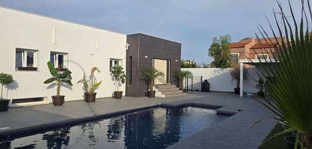 5 bedroom Villa for sale in Ciudad Quesada, Rojales with pool - € 498,000 (Ref: 9462833)
