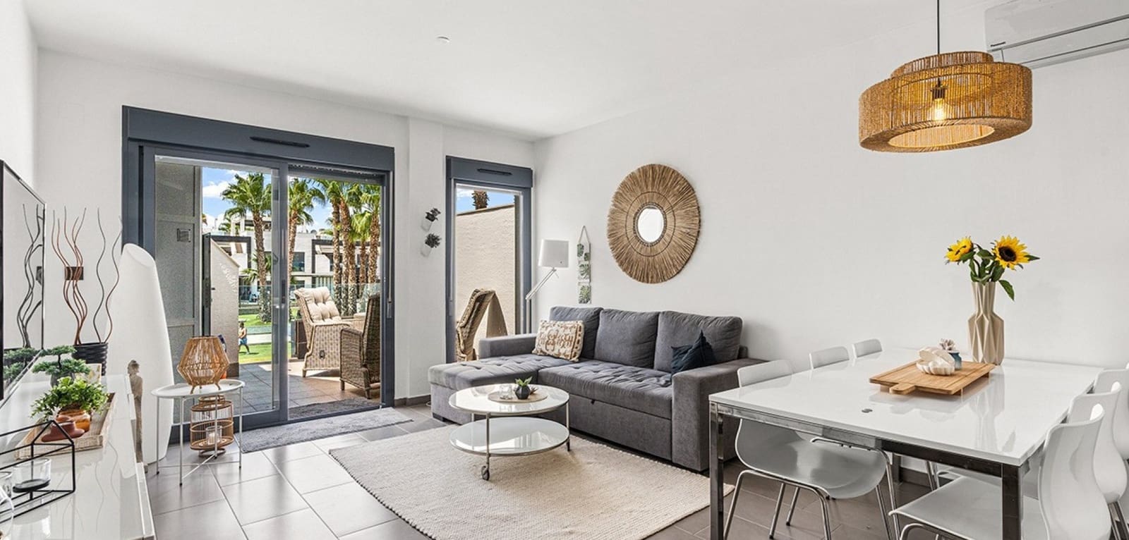 Apartamento de 2 habitaciones en La Zenia en venta con piscina - 319.000 € (Ref: 9466203)