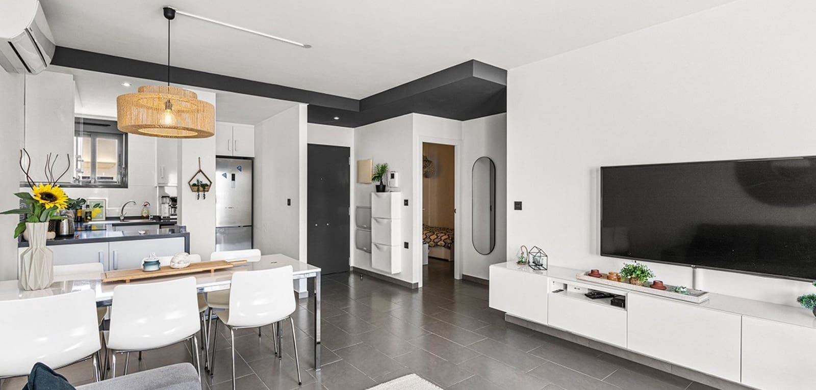 Apartamento de 2 habitaciones en La Zenia en venta con piscina - 319.000 € (Ref: 9466203)