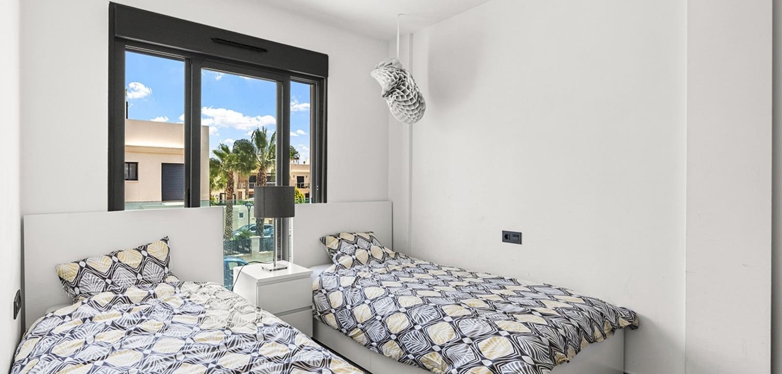 Apartamento de 2 habitaciones en La Zenia en venta con piscina - 319.000 € (Ref: 9466203)