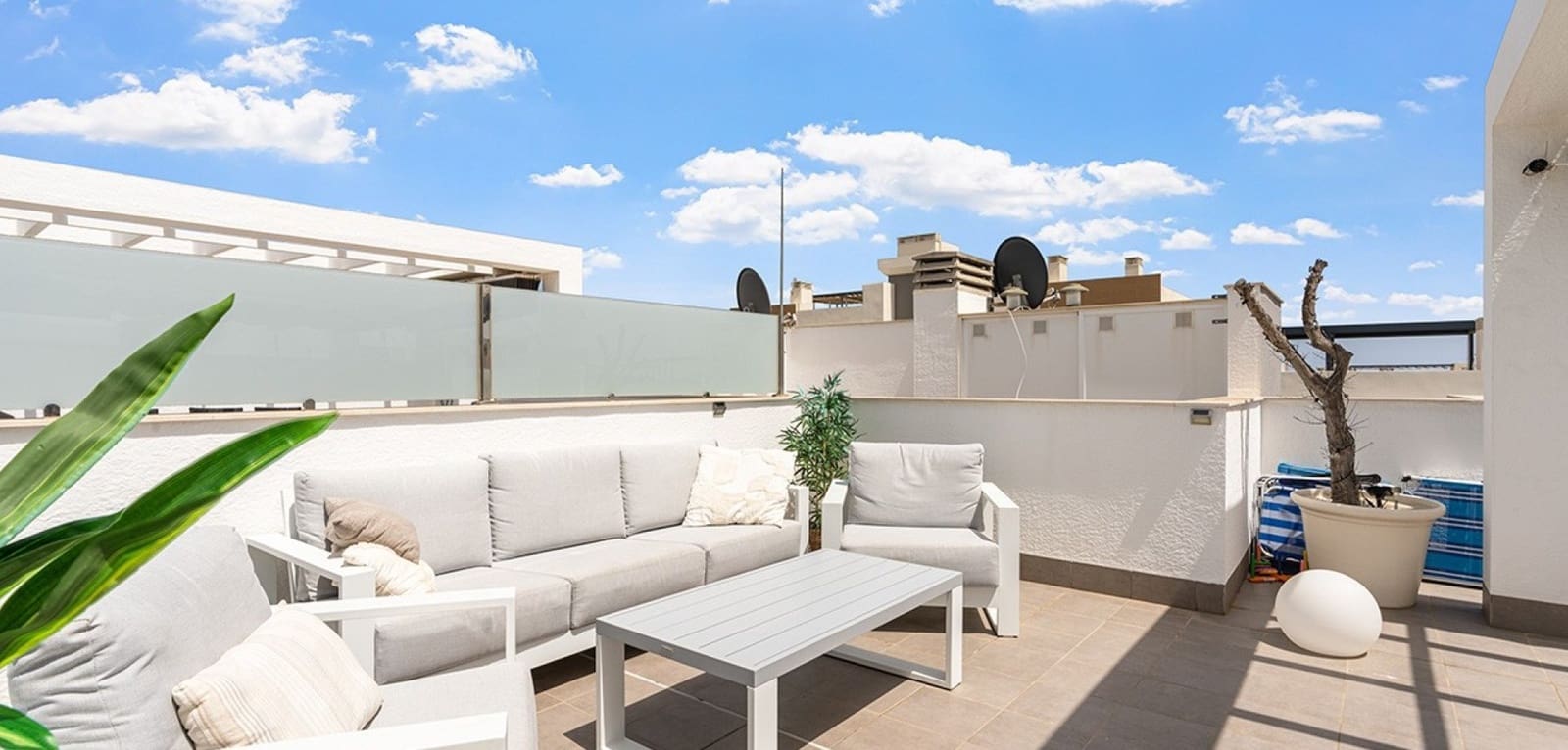 Apartamento de 2 habitaciones en La Zenia en venta con piscina - 319.000 € (Ref: 9466203)