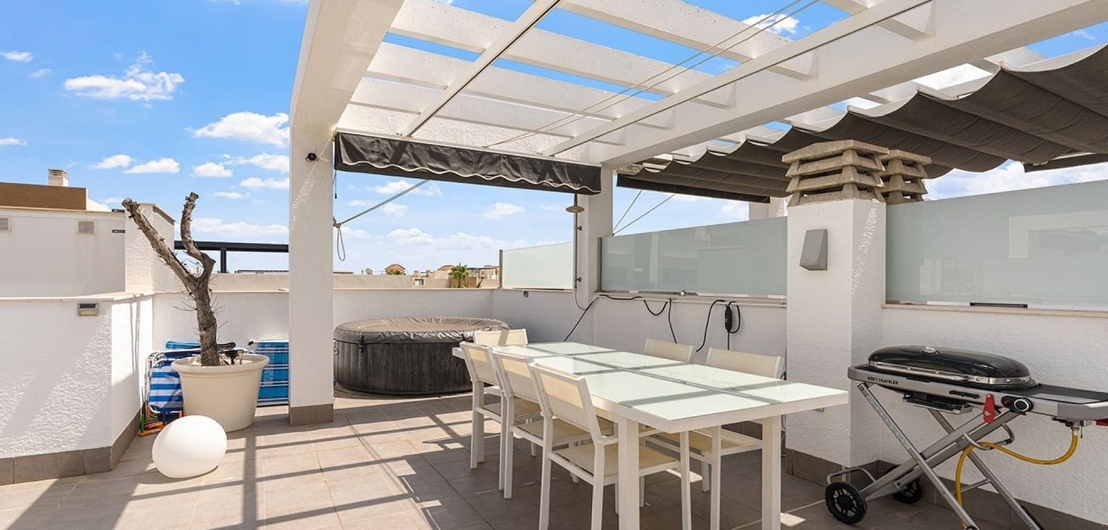Apartamento de 2 habitaciones en La Zenia en venta con piscina - 319.000 € (Ref: 9466203)