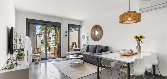 Apartamento de 2 habitaciones en La Zenia, Orihuela en venta con piscina - 319.000 € (Ref: 9466203)