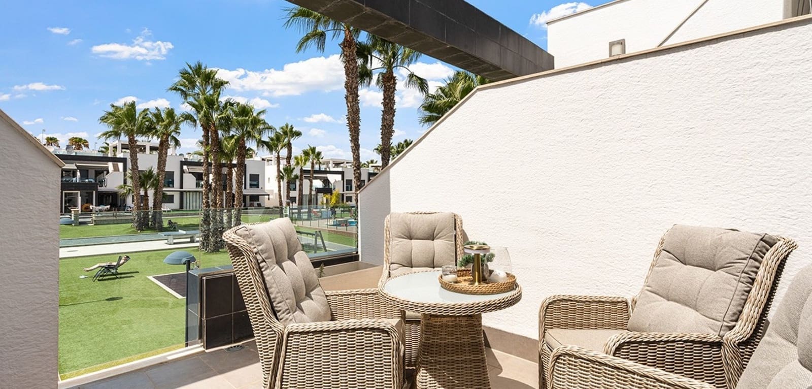 Apartamento de 2 habitaciones en La Zenia en venta con piscina - 319.000 € (Ref: 9466203)