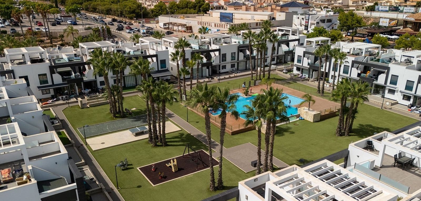 Apartamento de 2 habitaciones en La Zenia en venta con piscina - 319.000 € (Ref: 9466203)