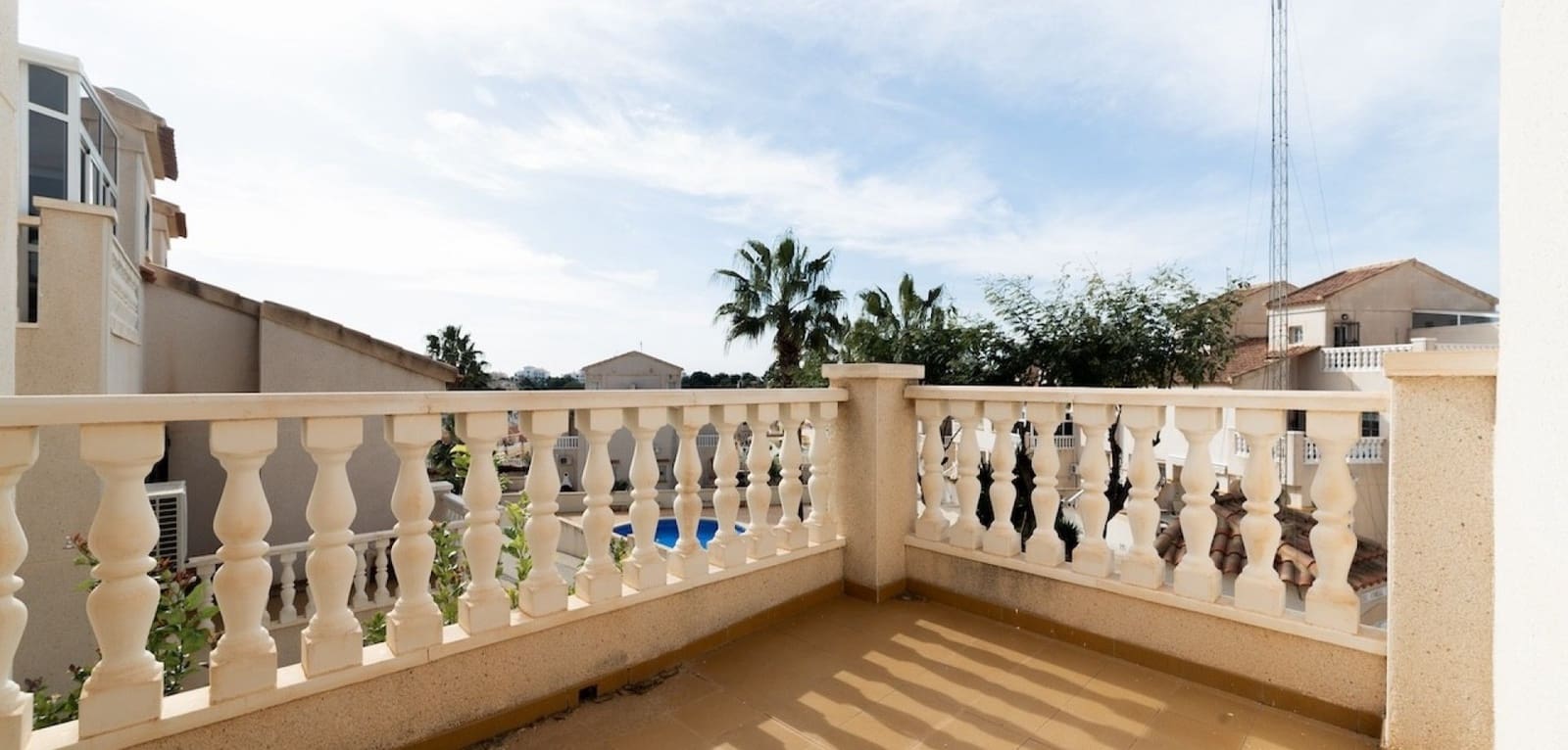 Casa de 2 habitaciones en Villamartin en venta con piscina - 149.000 € (Ref: 9466204)