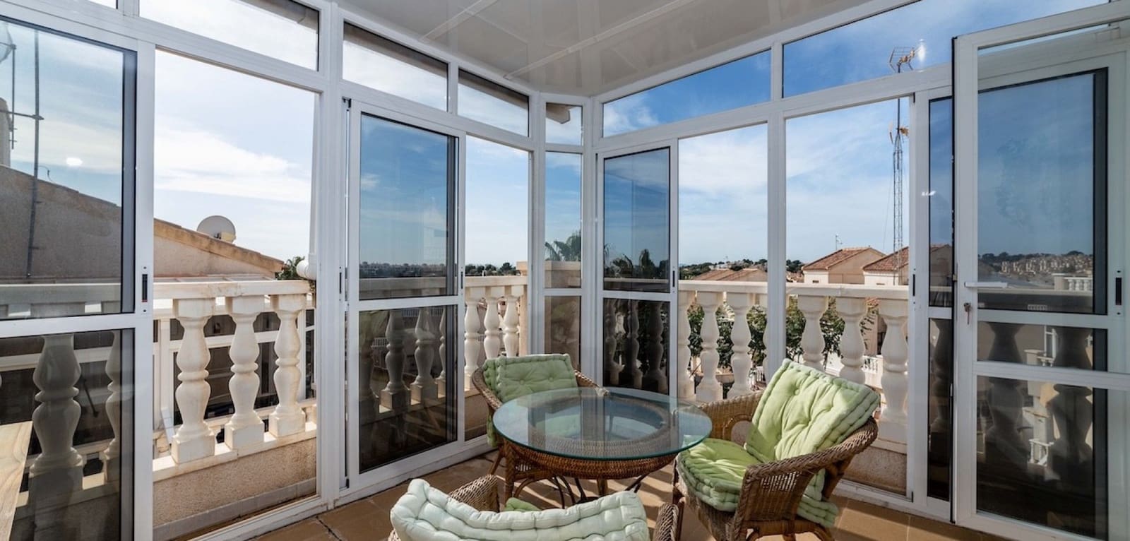 Casa de 2 habitaciones en Villamartin en venta con piscina - 149.000 € (Ref: 9466204)