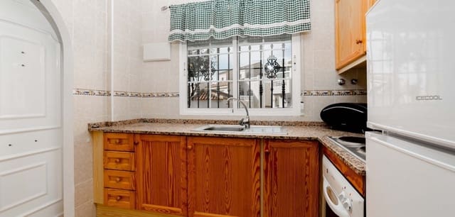 2 slaapkamer Huis te koop in Villamartin, Orihuela met zwembad - € 149.000 (Ref: 9466204)